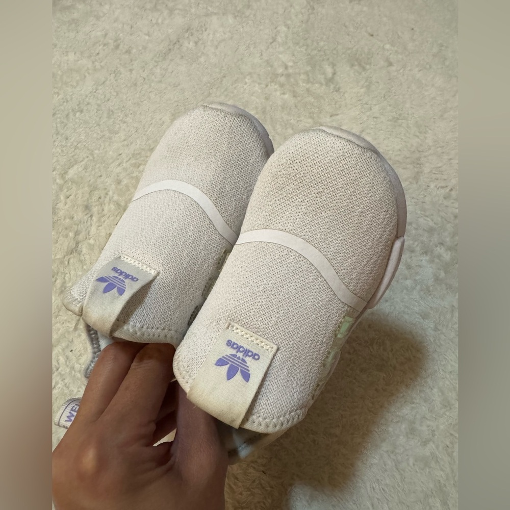 ❤️Adidas nmd Kids Slip-On Sneakers - Cream and Lavender
***Bundle 3 for $25